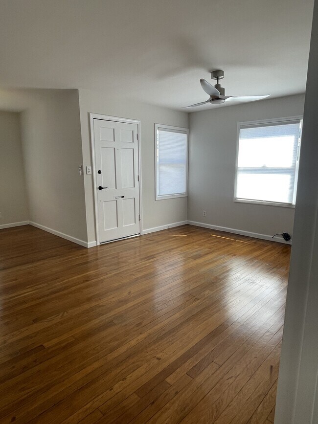 Foto del edificio - 3069 Rollingwood Dr