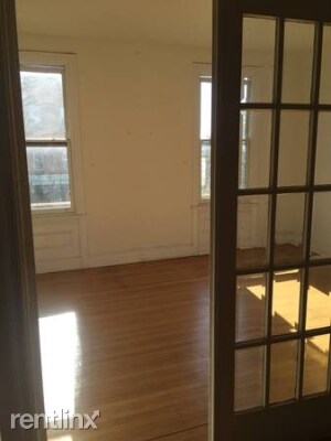 Building Photo - 2841 W Girard Ave