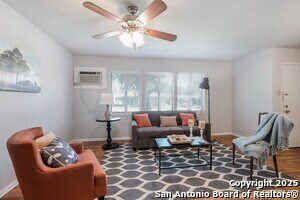 Foto del edificio - 418 Saratoga Dr