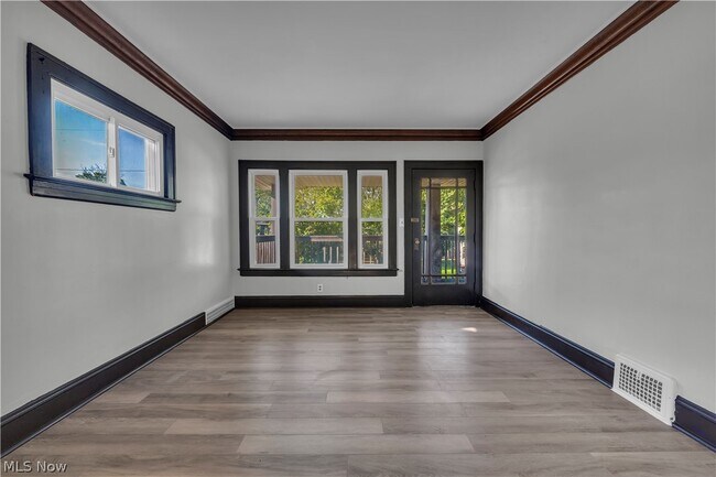 Building Photo - 12812 Parkhill Ave