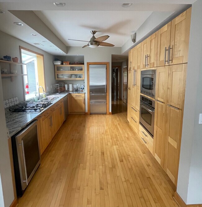 Foto del edificio - 3931 N Claremont Ave