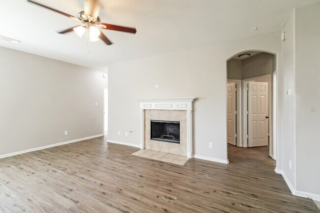 Building Photo - 11402 English Rose Trail