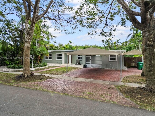 Foto del edificio - 5940 SW 47th St