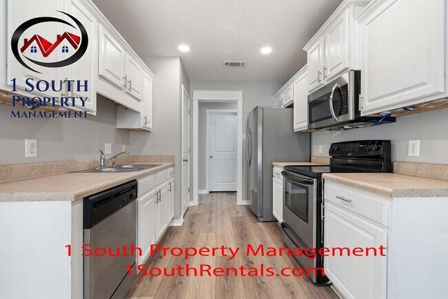 Foto del edificio - 8924 Spring Grove N