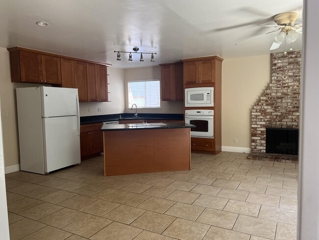 Foto del edificio - 778 Bend Ave