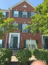 Building Photo - 3522 N Golden Gate Dr