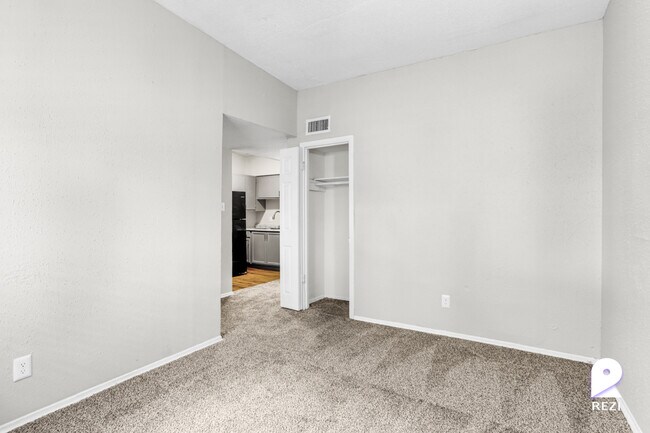 Building Photo - 8217 Fulton St