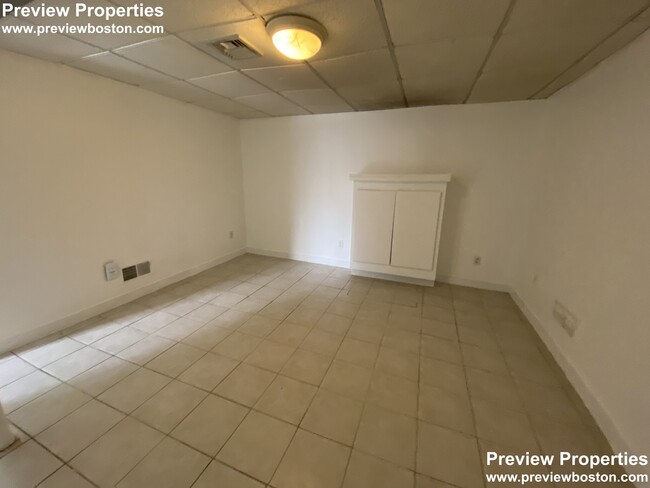 Building Photo - 32 Brayton Rd