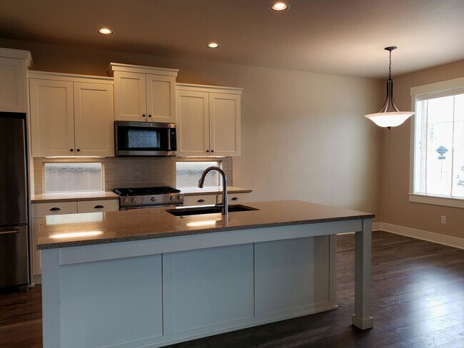 Building Photo - Modern 3-Bed in The Bridges with Park View...
