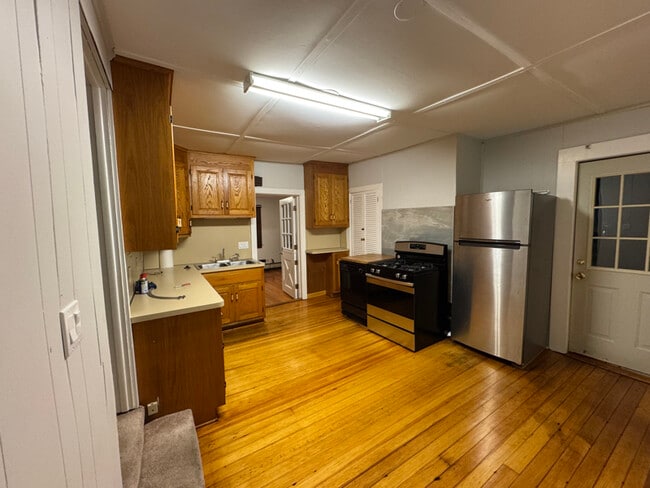 Building Photo - 19 Beecher Terrace