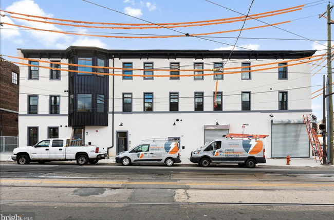 Building Photo - 4000 W Girard Ave