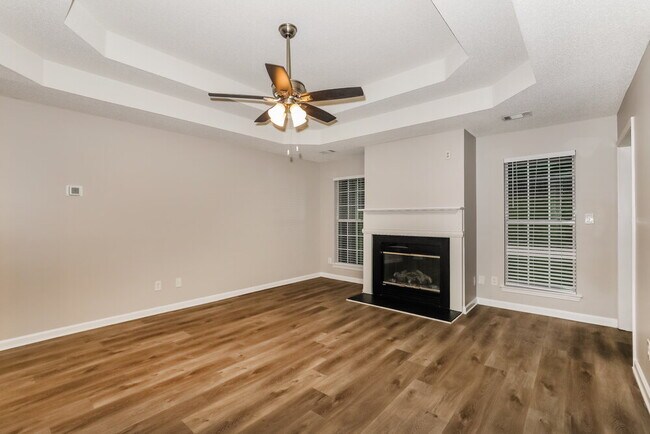 Building Photo - 5567 Katherine Village Dr