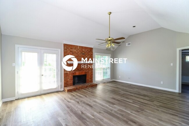 Building Photo - 1365 Fieldstone Trail