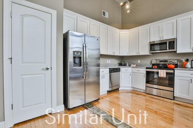 Foto del edificio - 670 N Commercial St