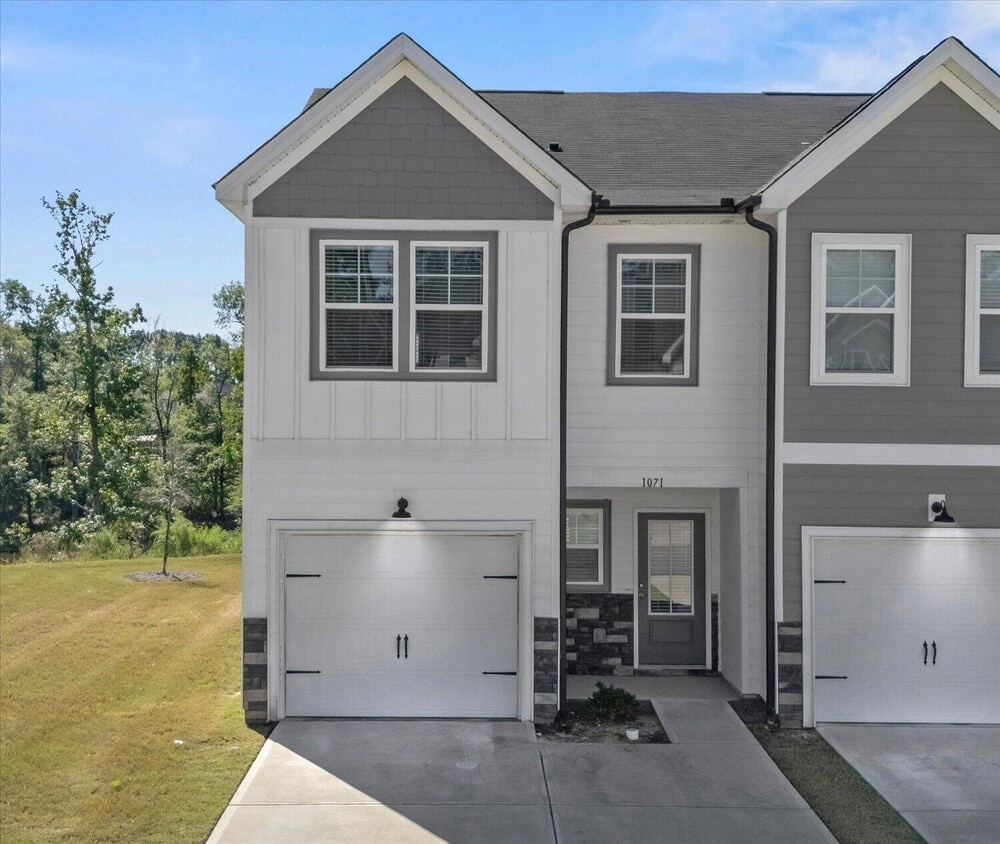 Foto principal - 1071 Linsmore Ave