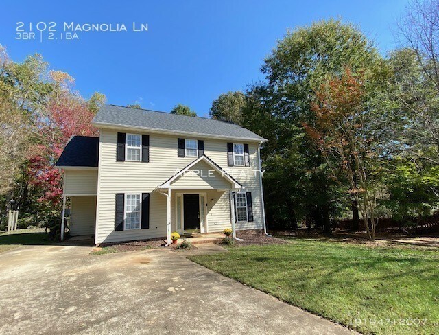 Building Photo - 2102 Magnolia Ln