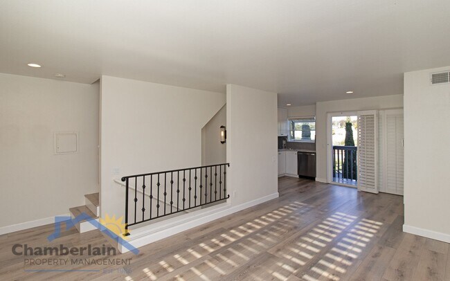 Foto del edificio - 2 bedroom 1/5 bath in the Village and walk...