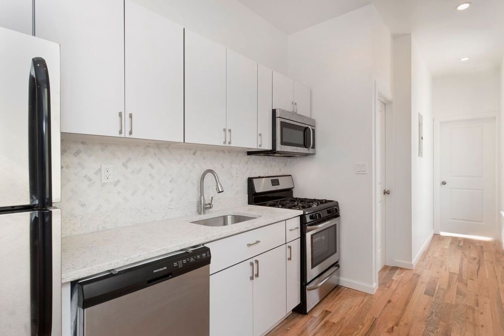 Foto principal - 552 Gates Ave