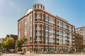 Building Photo - 1552 N North Park Ave