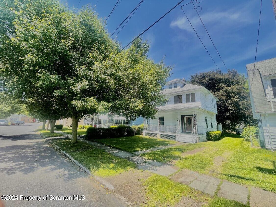 Primary Photo - 2129 Brown Ave