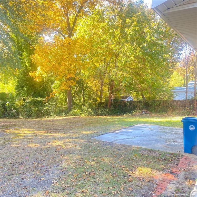 Foto del edificio - 6021 Elstree Pl