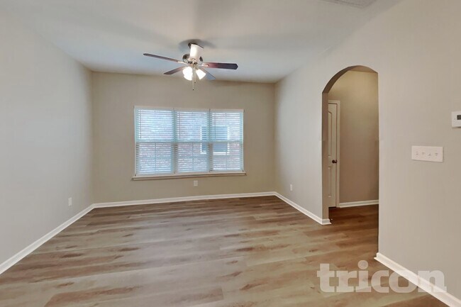 Foto del edificio - 2153 Cason Ln
