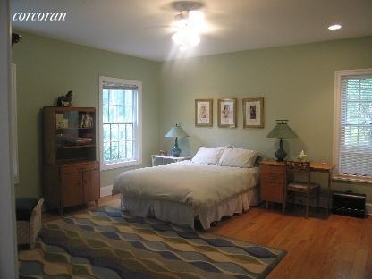 Building Photo - 186 Old Sag Harbor Rd