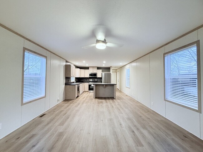 Building Photo - 29752 Jamestown Dr