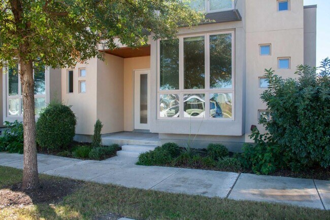 Foto del edificio - 4016 Berkman Dr
