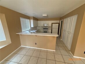 Building Photo - 922 Prairie Grass Dr