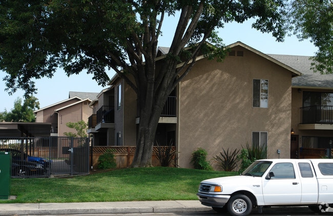 Building Photo - Stone Canyon Condominiums