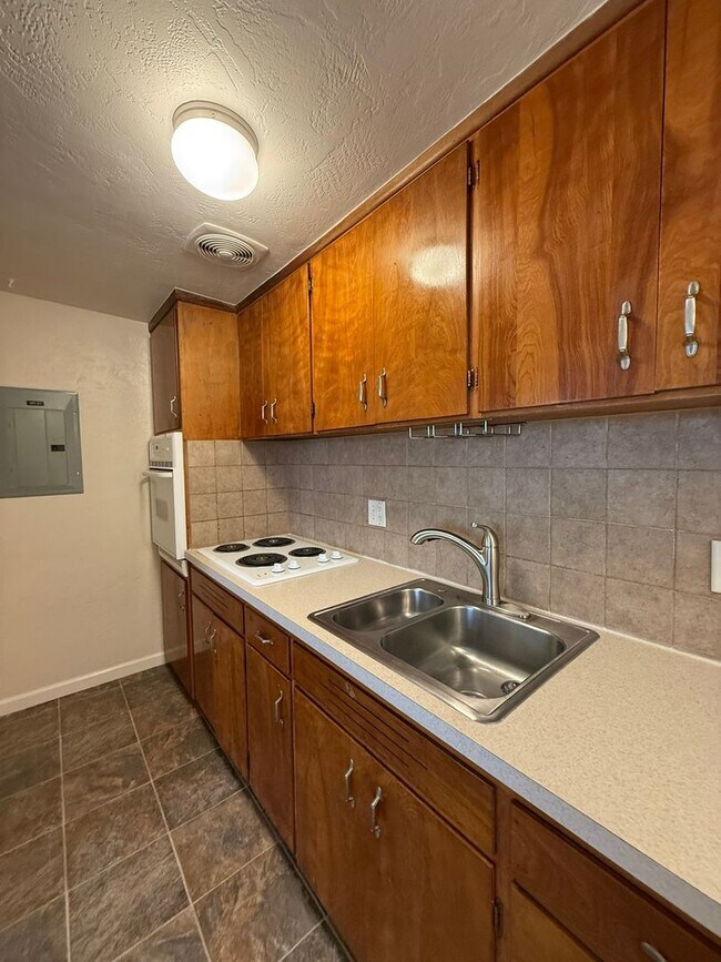 Foto del edificio - 2950 Willamette St