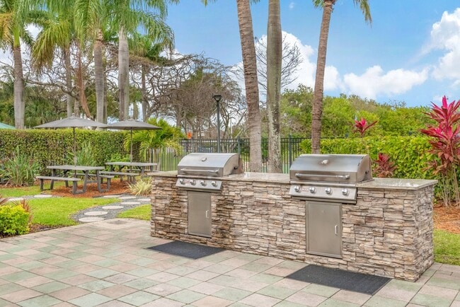 Photo - Palm Trace Landings Apartments