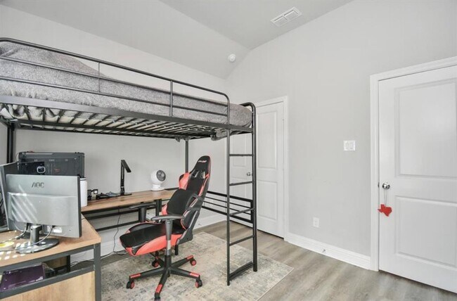 Building Photo - 8707 Morris Wds Dr