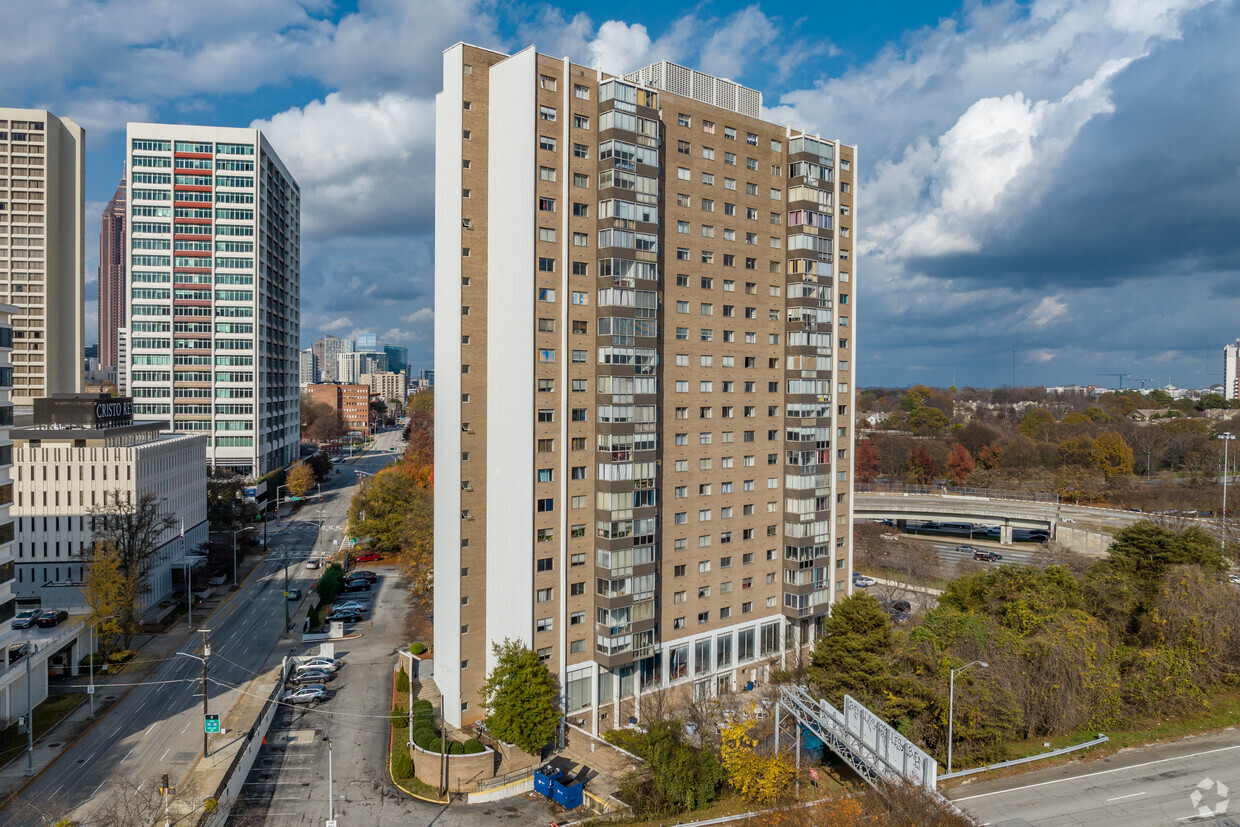 Primary Photo - Landmark Condominiums