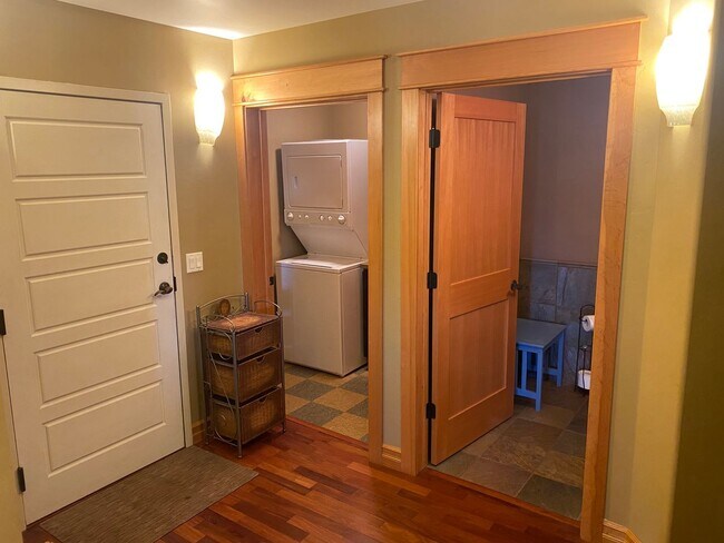 Foto del edificio - 2 bedroom Whitefish Condo with views and walking distance to City Beach!