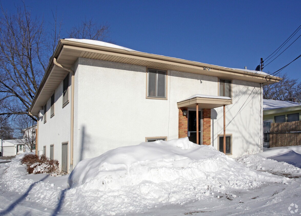 Building Photo - 20630 Hughes Ave W