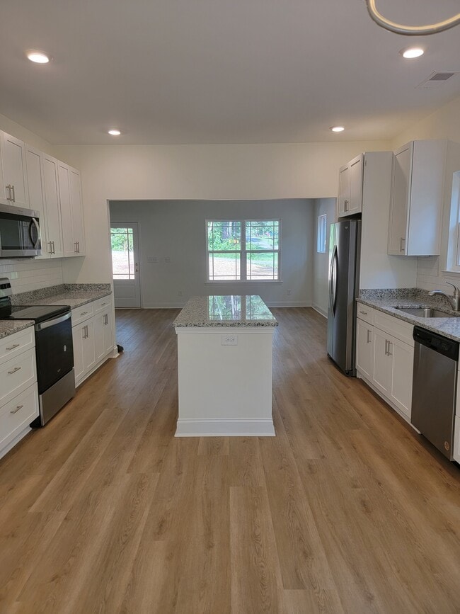 Building Photo - 106 Jackson Street - 106 N Jackson Ave