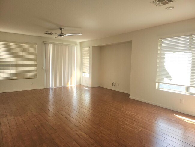 Foto del edificio - 3317 Thoreau Ln