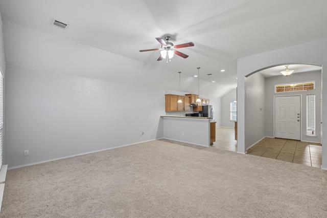 Foto del edificio - 512 Crescent Creek Ln