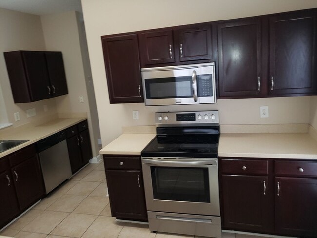 Building Photo - Charming 3 bed 2.5 bath Home in Huntersville!