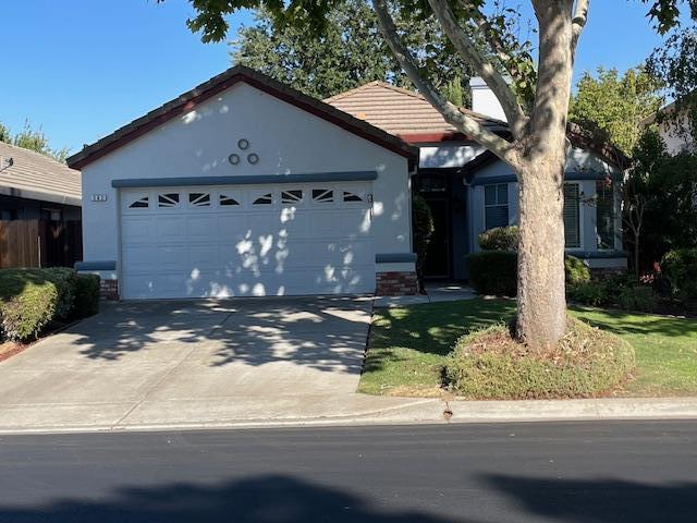Primary Photo - 562 Apple Hill Dr