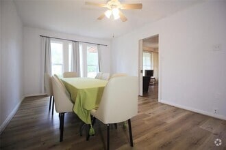 Building Photo - 9137 White Oak Dr