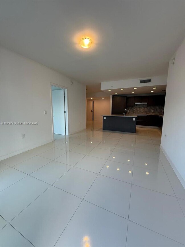 Foto del edificio - 7661 NW 107th Ave