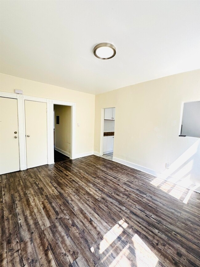 Building Photo - 289 Communipaw Ave