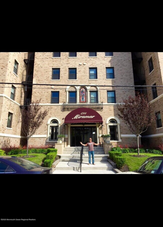 Foto del edificio - 1700 Webb St