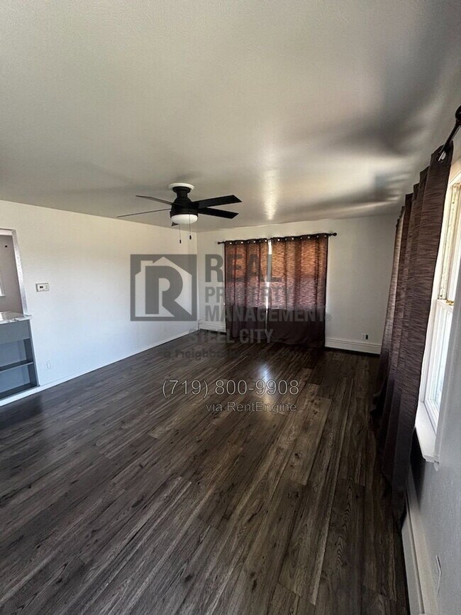 Foto del edificio - 25618 Everett Rd