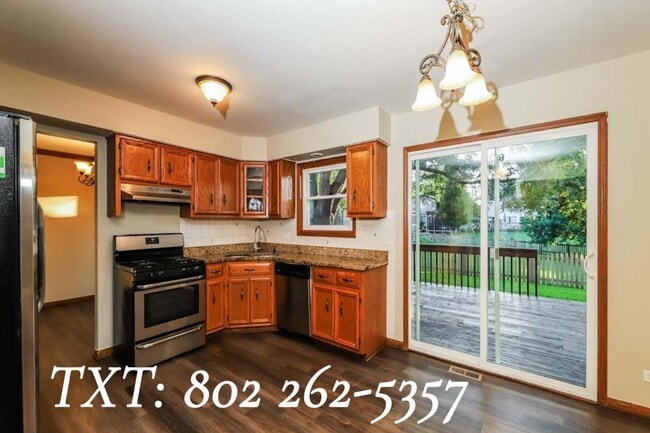 Building Photo - 2527 Leach Dr