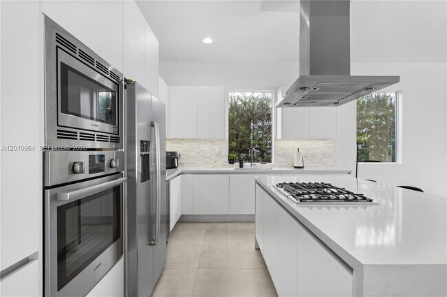 Foto del edificio - 9915 NW 75th St