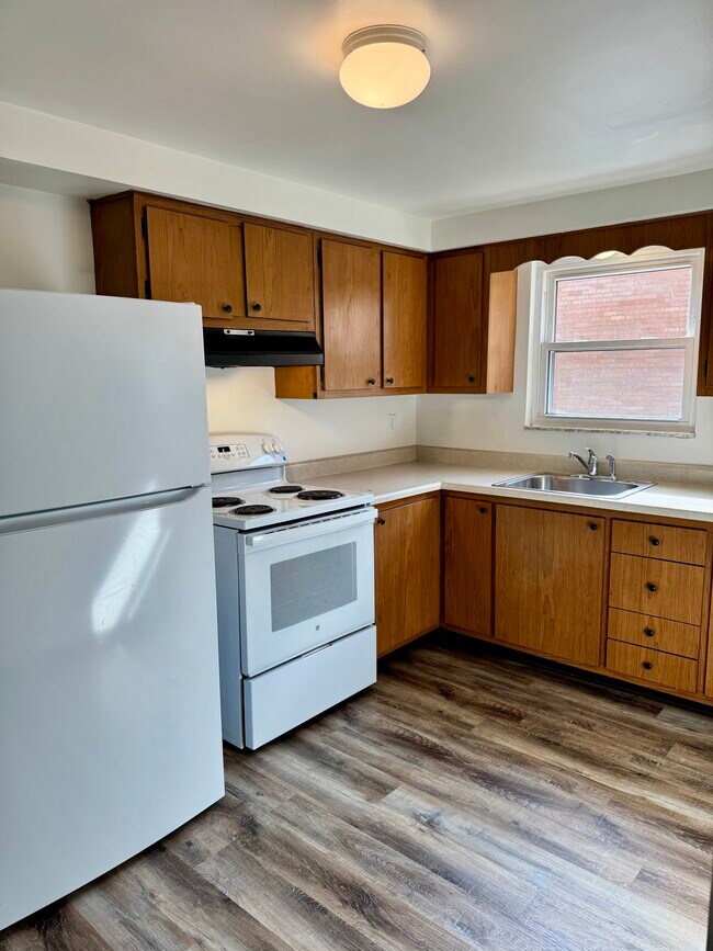 Foto del edificio - 351 N Balph Ave